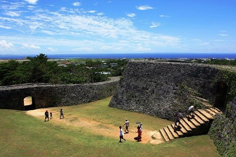 世界遺産 座喜味城跡						