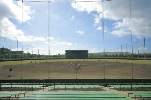 ロートスタジアム石垣(石垣市中央運動公園野球場)